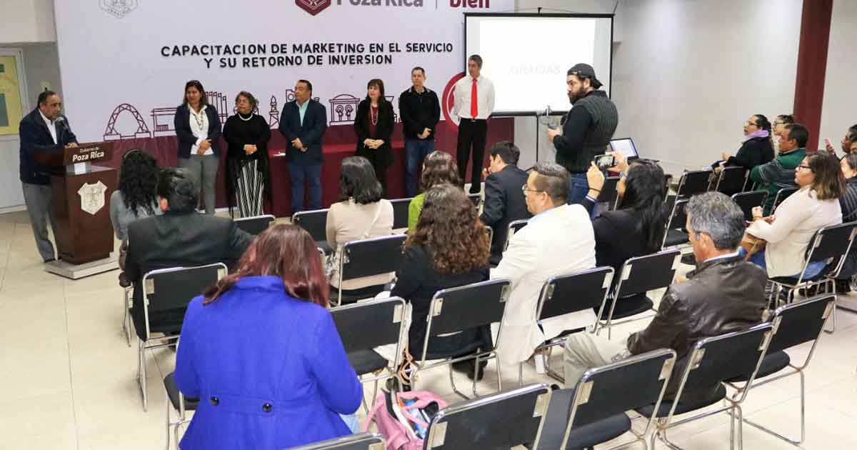 Capacita a hoteleros y restauranteros en Marketing