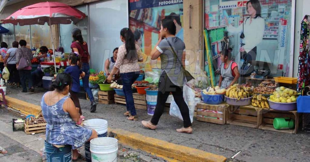 Desabasto de cubrebocas y gel antibacterial en Poza Rica