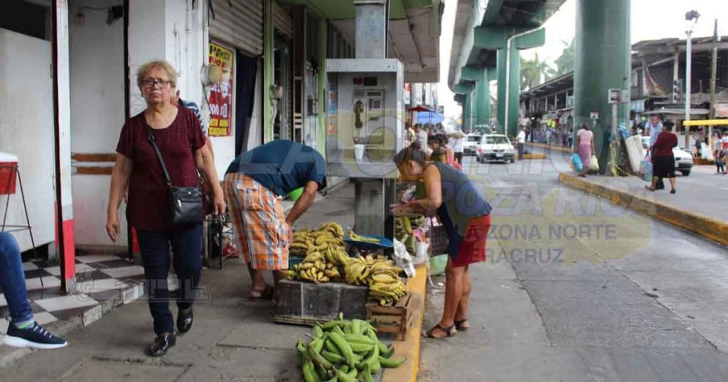 Desabasto de cubrebocas y gel antibacterial en Poza Rica