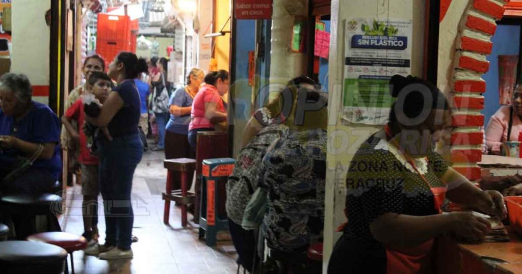 Desabasto de cubrebocas y gel antibacterial en Poza Rica