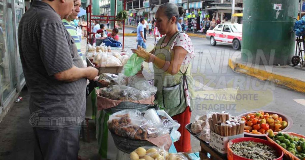 Desabasto de cubrebocas y gel antibacterial en Poza Rica