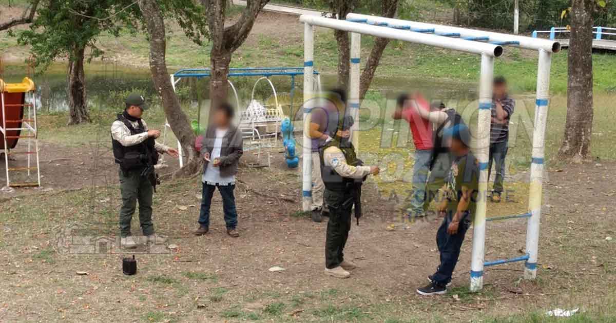 Detienen a sujeto que traía marihuana, dijo que la compró en 50 pesos
