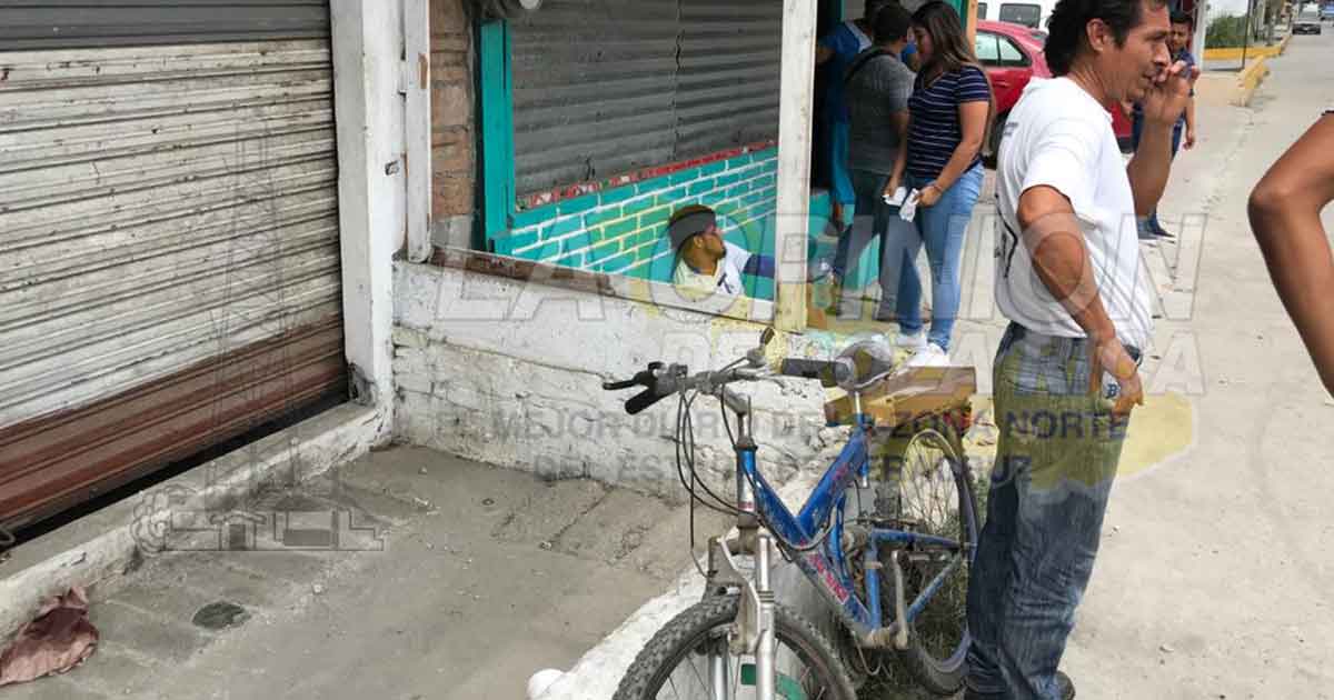 Motociclista choca en el bulevar Bicentenario, en Tihuatlán