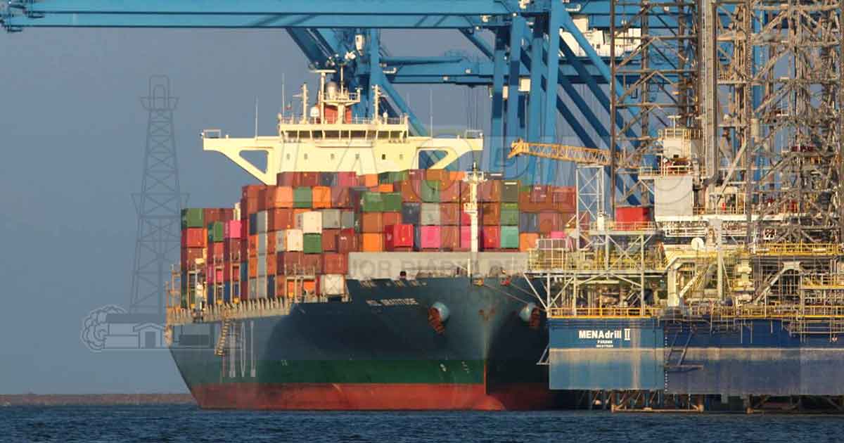Restringen arribo de embarcaciones de veinte países