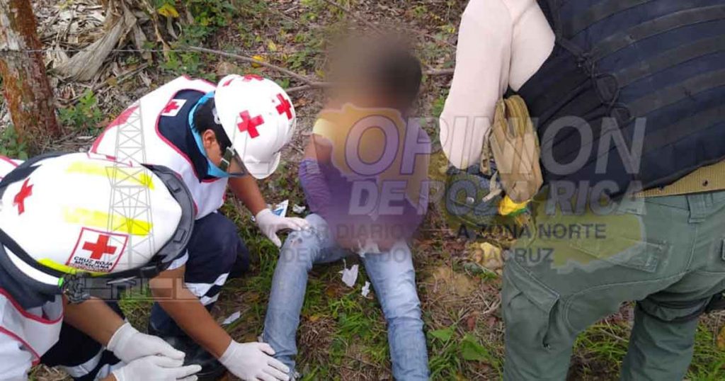 Cuatro lesionados al derrapar motocicleta