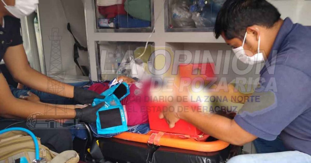Cuatro lesionados al derrapar motocicleta