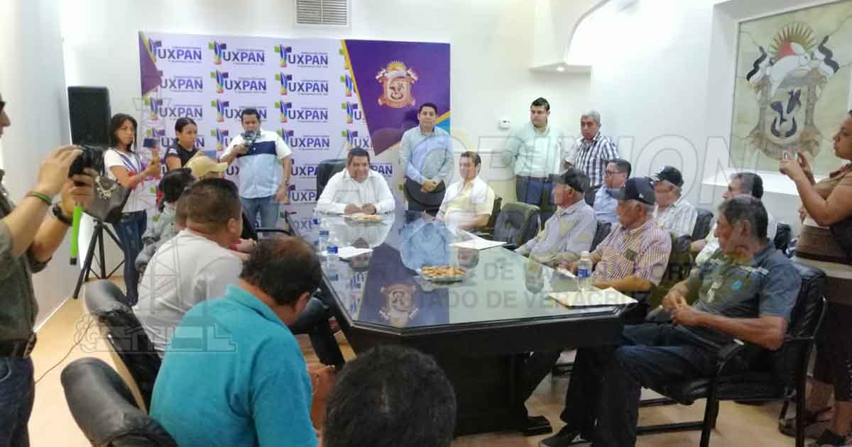 Motores nuevos a lanchas para reactivar pesca