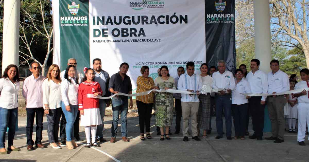 Protegen a niños del sol y la lluvia en escuela primaria de Naranjos