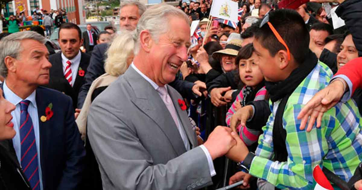 Coronavirus pega a la realeza: príncipe Carlos da positivo a Covid-19