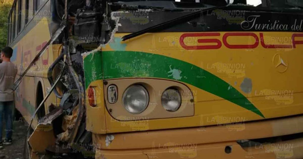 Choque de autobús en el que viaja la selección de Poza Rica dejó 7 lesionados en el tramo Chote-San Andrés