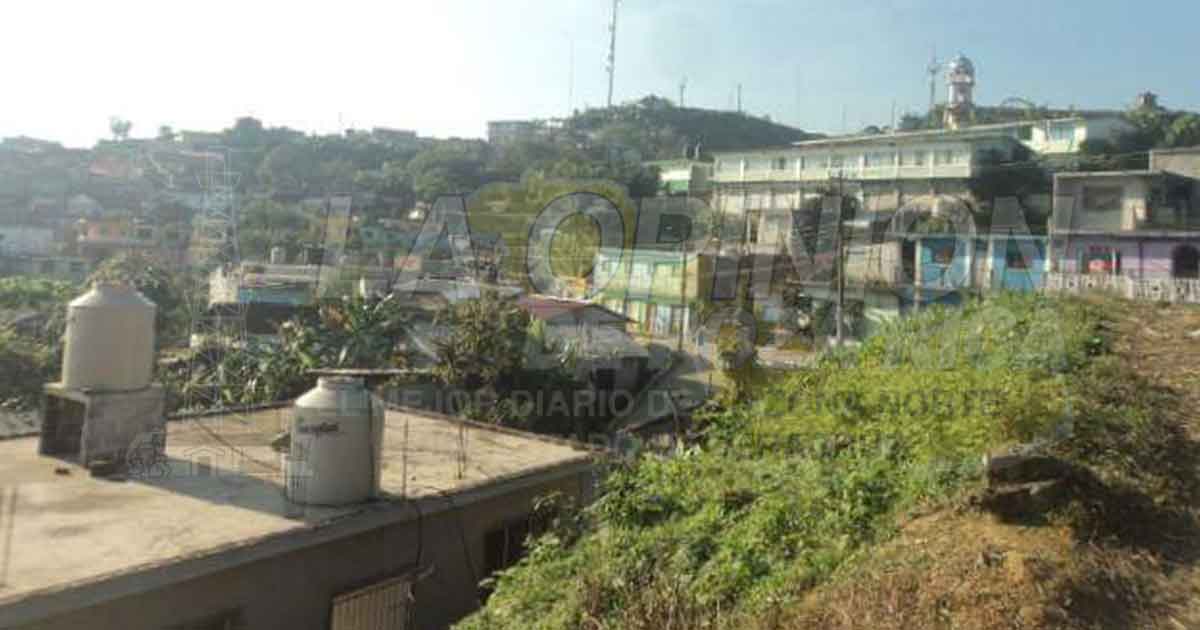 Habitantes de Mecatlán, no tiene agua ni para lavarse las manos