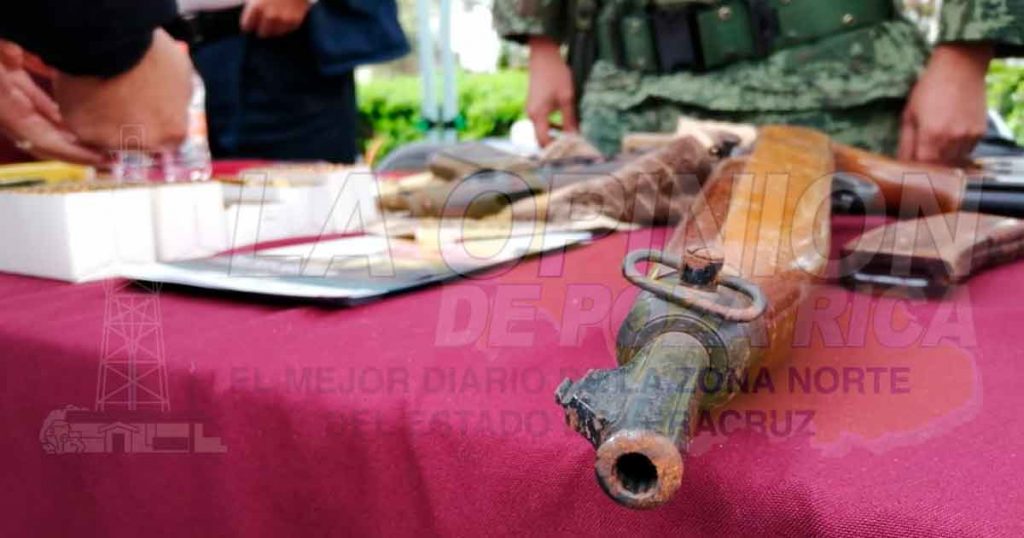 Realizan canje de Armas 2020 en el Parque Juárez de Xalapa