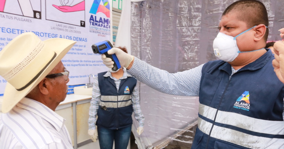Ante primer caso sospechoso, el gobierno municipal implementa operativo para medir temperatura y dialogar con foraneos que llegan a la ciudad de Álamo