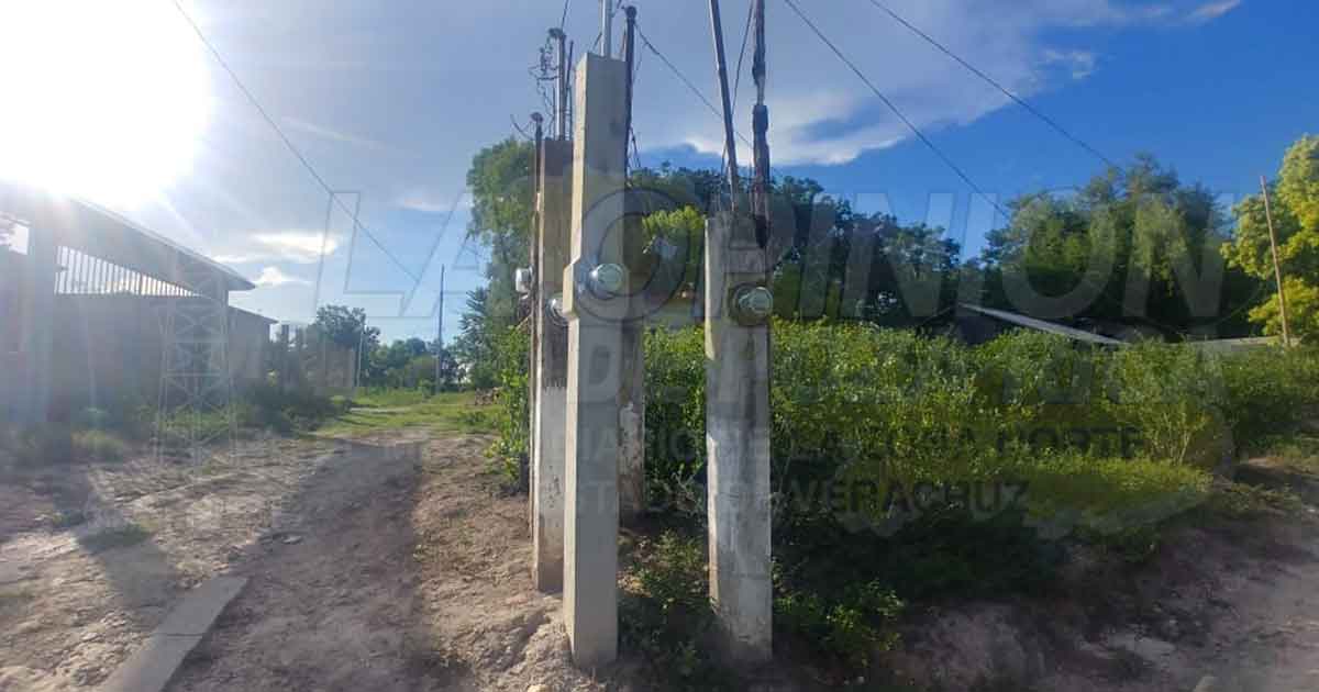 Comunidades tecoluteñas sin energía eléctrica