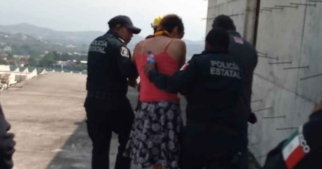 Otra vez, Pablo intenta suicidarse tirándose de un edificio en Arco Sur
