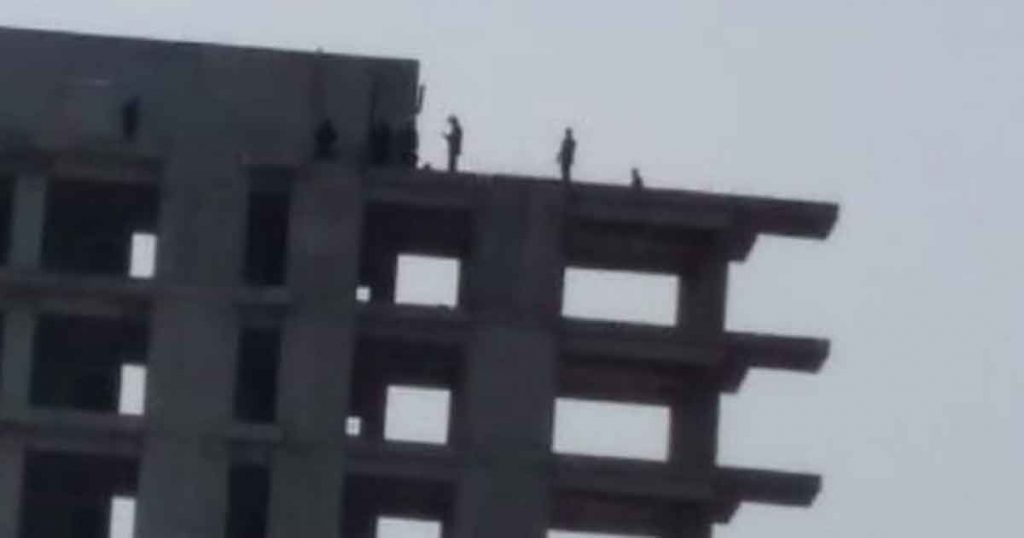 Otra vez, Pablo intenta suicidarse tirándose de un edificio en Arco Sur