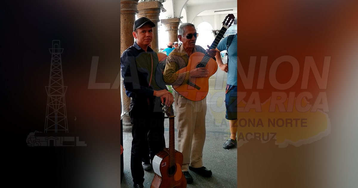 Músicos permanecen sin empleo