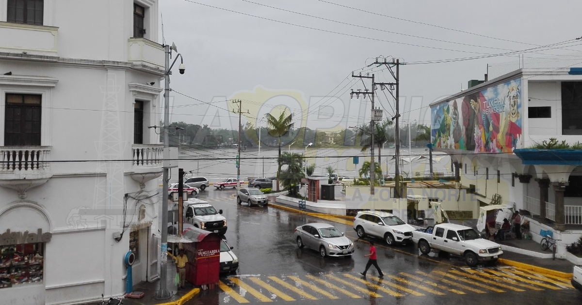 Temperatura decrece 19 grados, se registra oleaje y cierran el puerto de Tuxpan