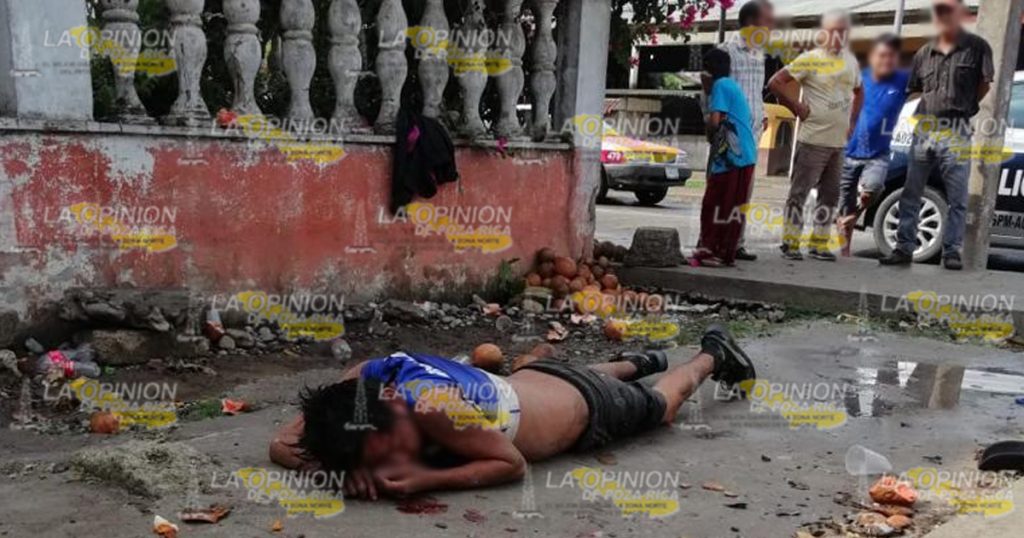Ebrio cae y se lastima la cabeza