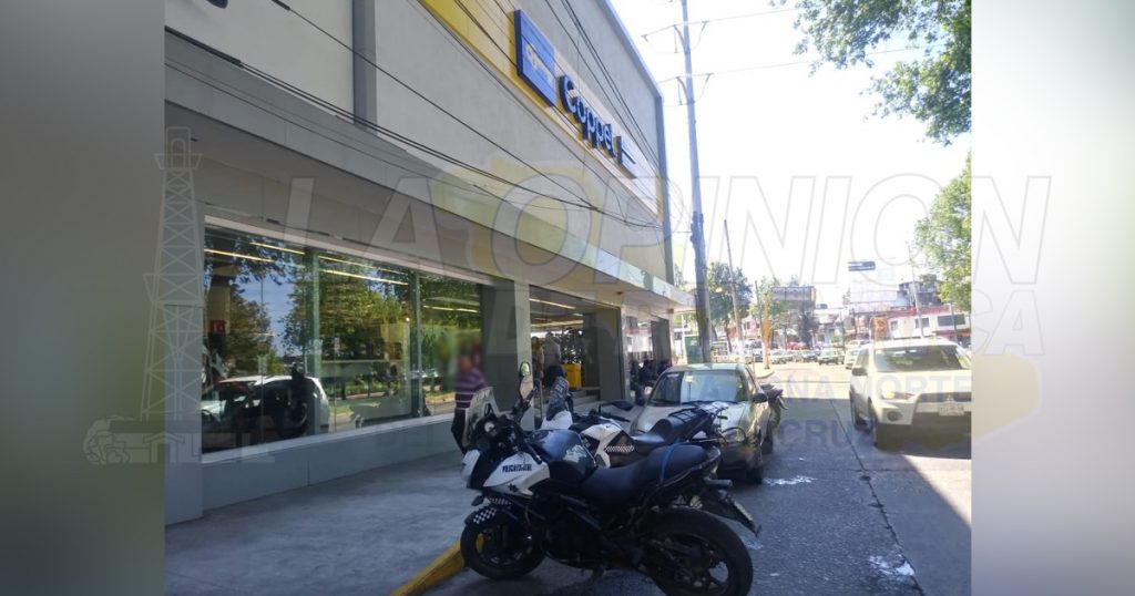 "Queman" a Coppel: sigue abierto pese a contingencia