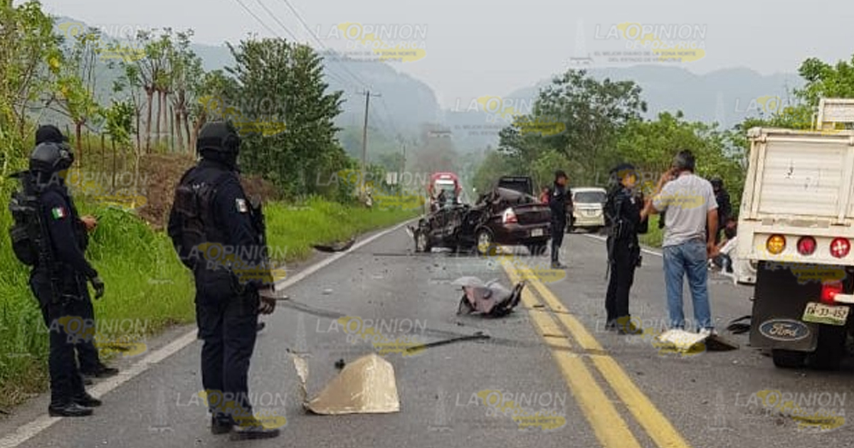 Carambola entre tres unidades en la carretera federal