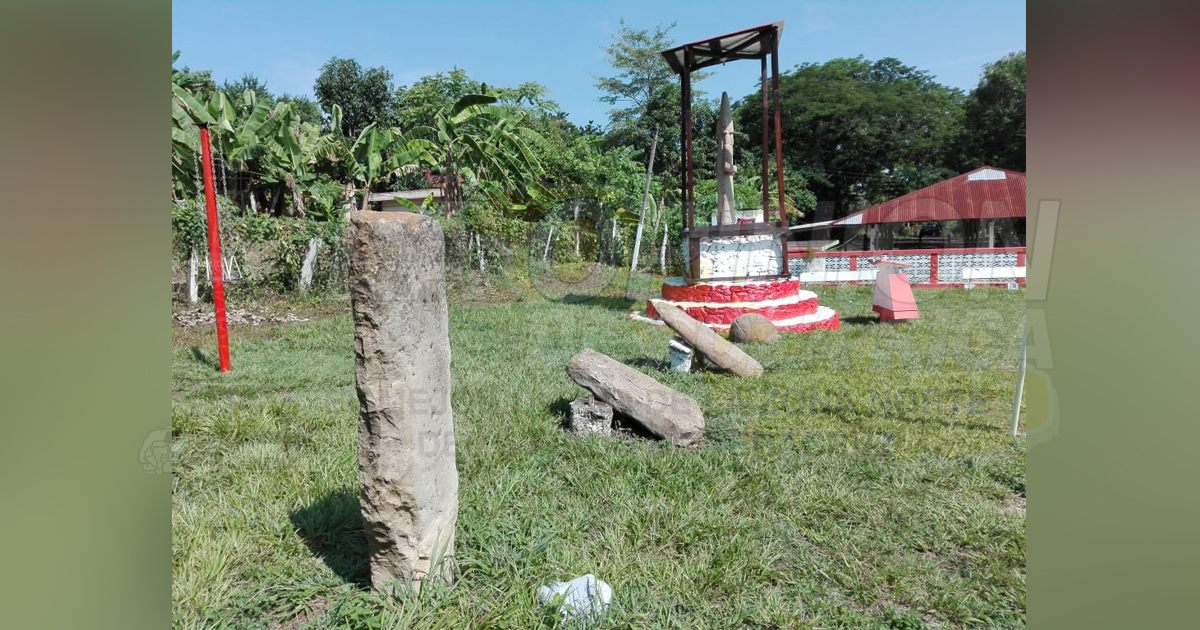 Piezas arqueológicas, en la intemperie