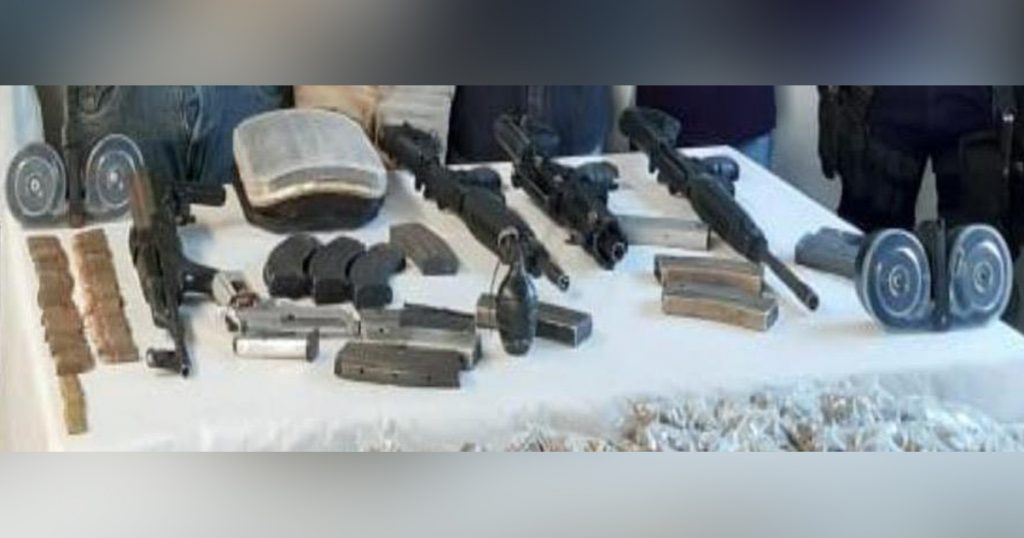 Andaban armados y con droga