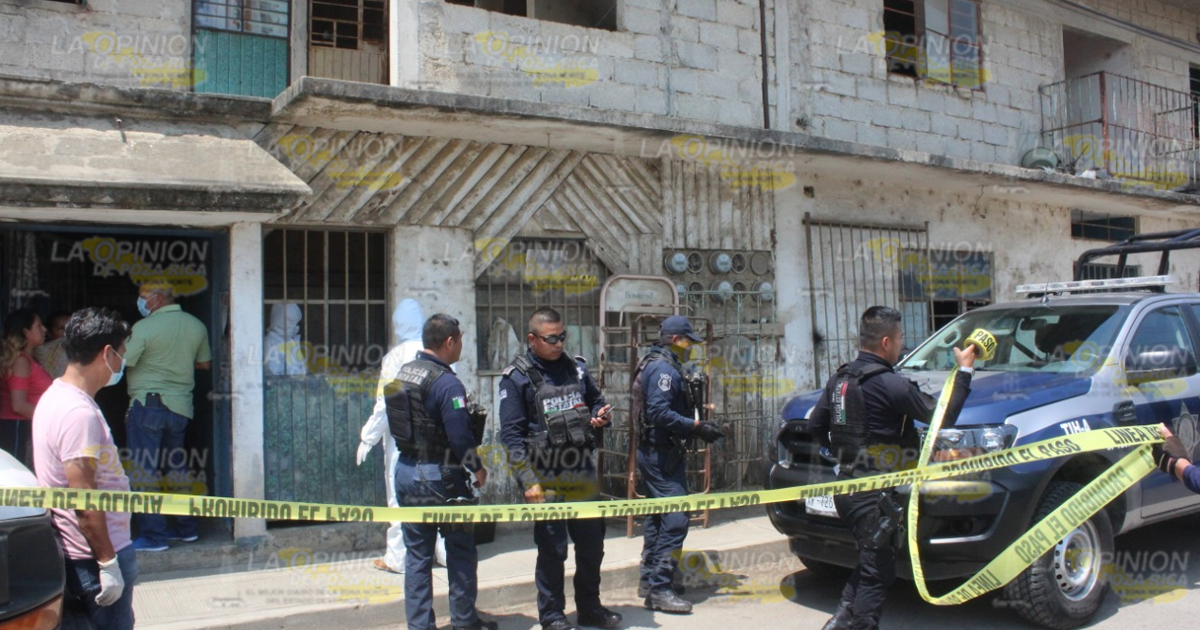 Muere al caer por las escaleras de su vivienda en Tihuatlán