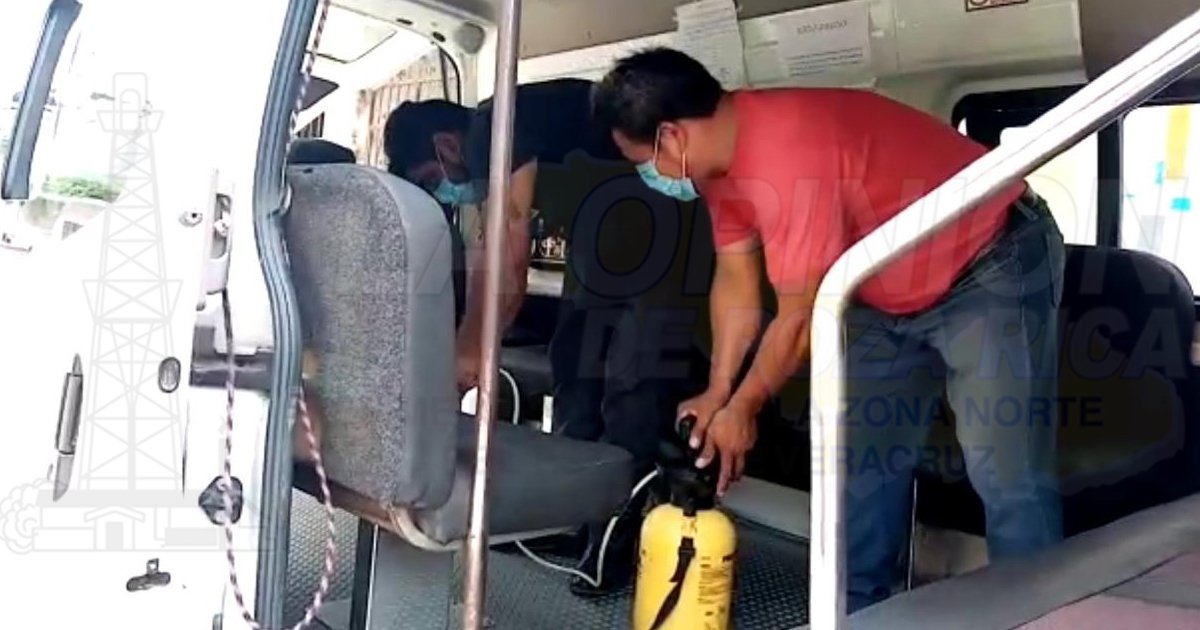 Desinfectan a unidades del transporte público por riesgo de contagios