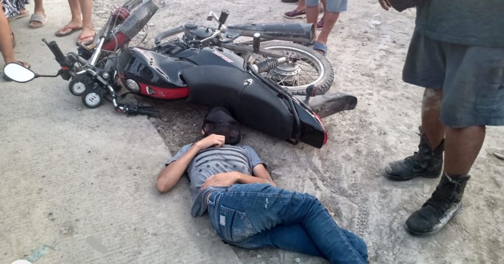 ¡Lesionado en choque de motocicletas!
