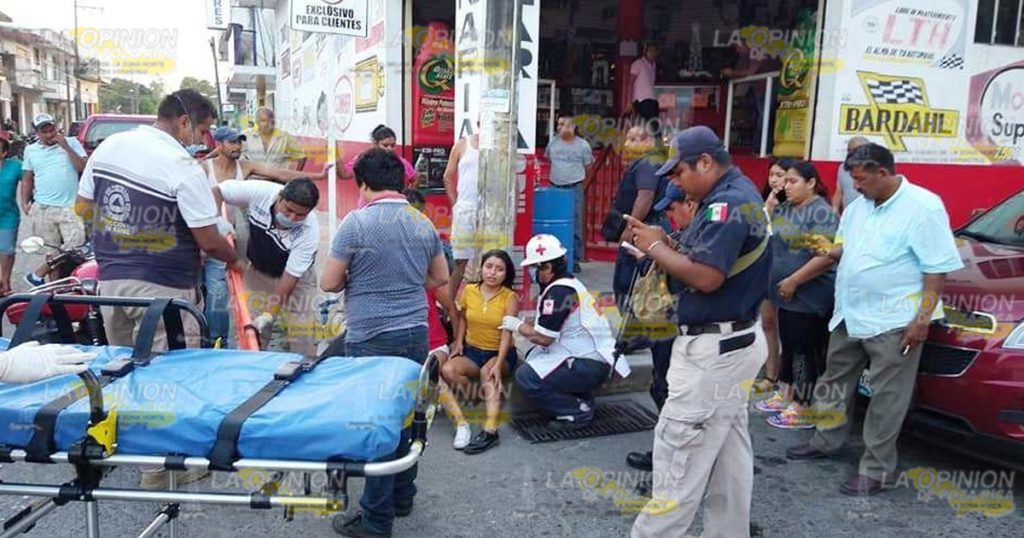 Dos mujeres heridas en aparatoso choque en Martínez de la Torre