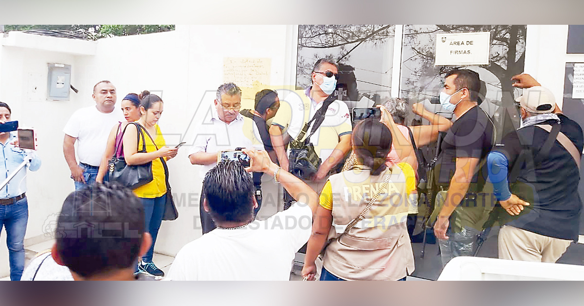 Detienen a reportero; mi esposo es inocente: Nora Edith