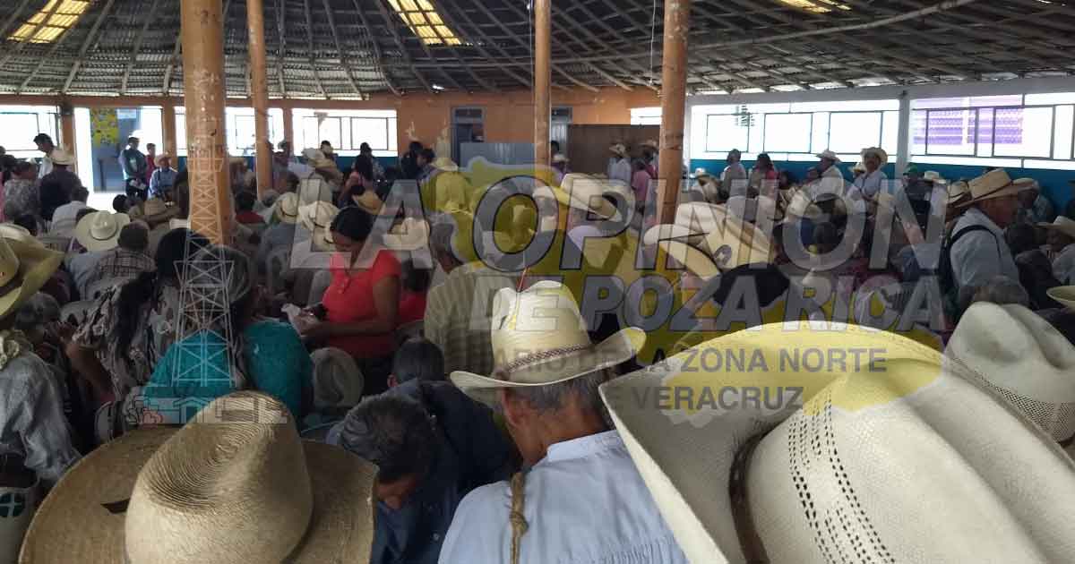 Adultos mayores denuncian robo de apoyo federal ante Servidores de la Nación