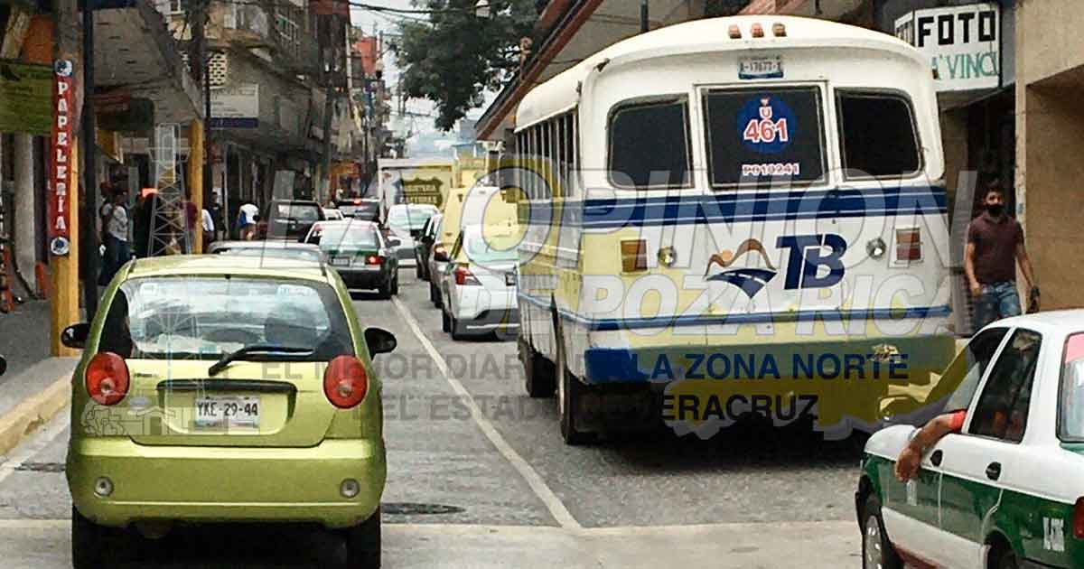 Agoniza el transporte público por COVID-19