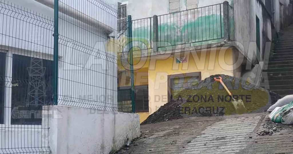 Bloquean los accesos al centro de salud en Filomeno Mata