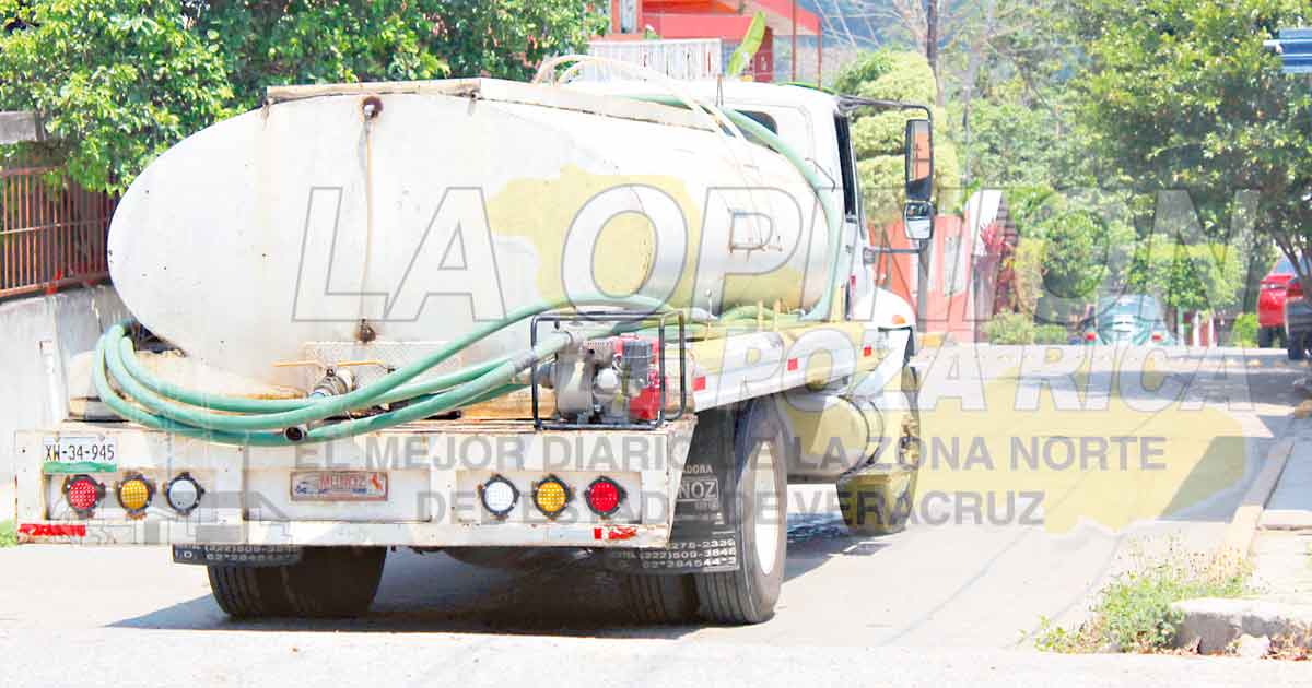 Caro comprar agua en pipa
