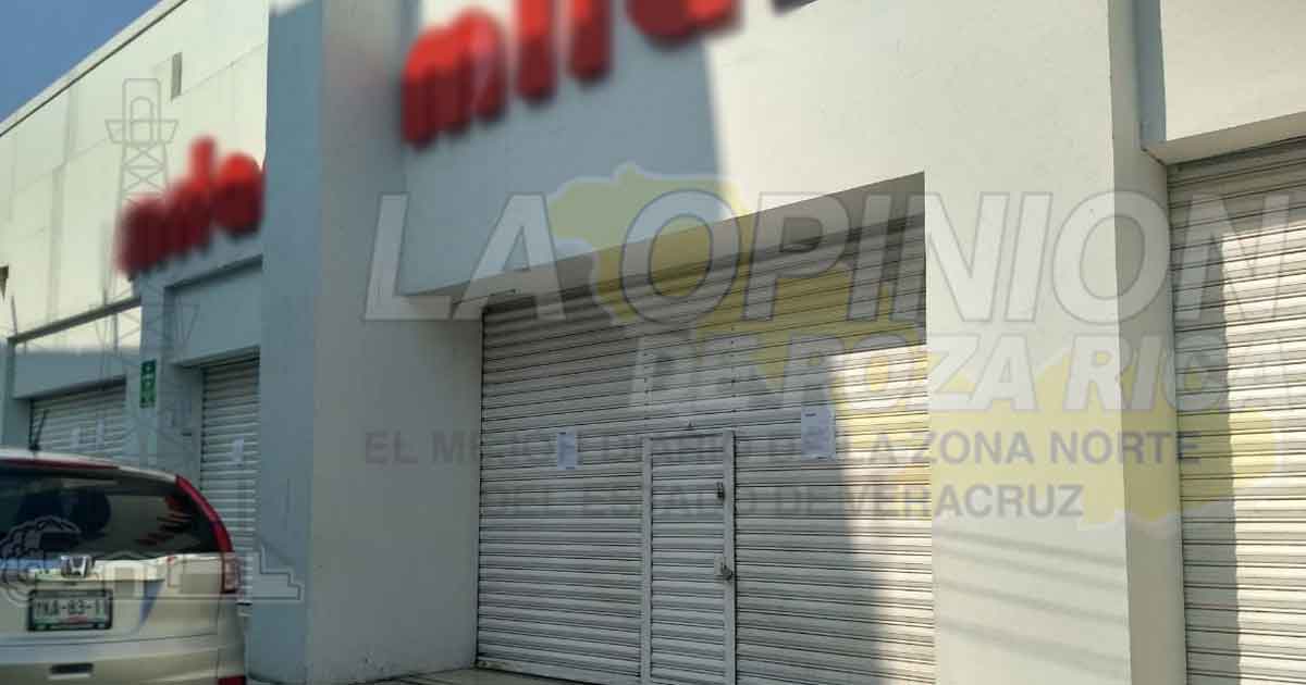 Cierre masivo de comercios en Papantla