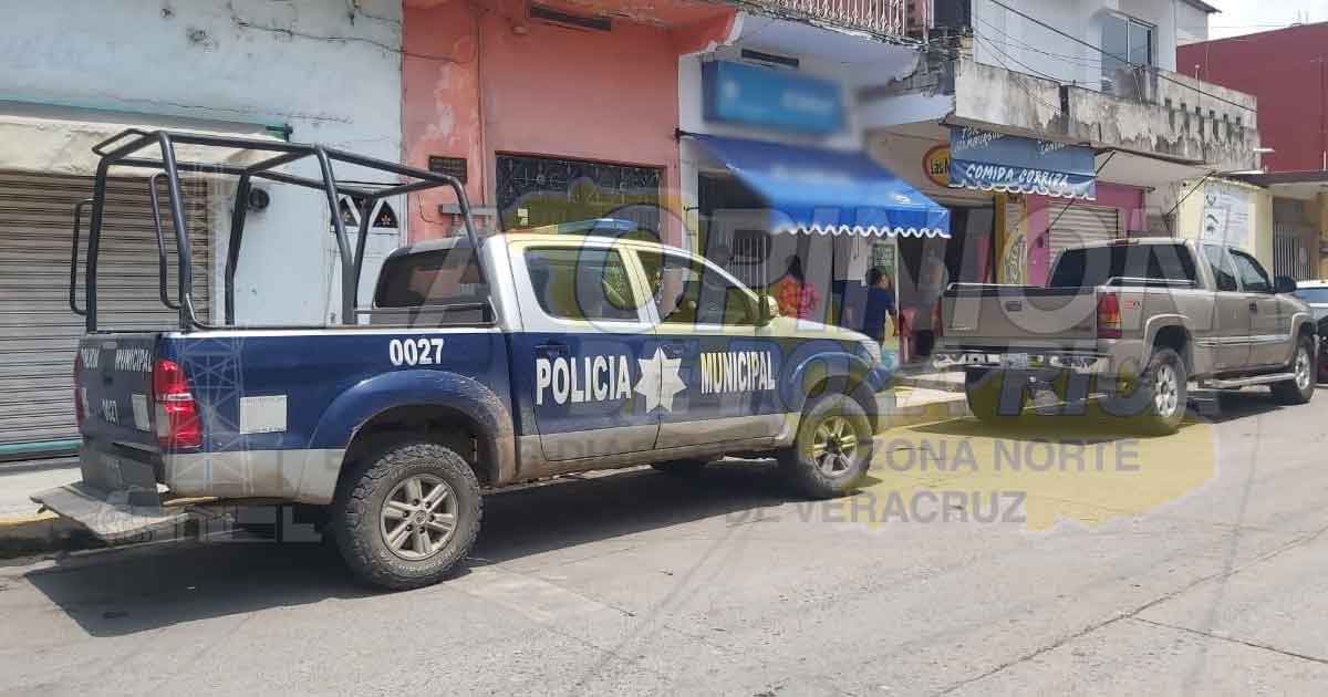 Con violencia saquean tienda de celulares en Martínez de la Torre