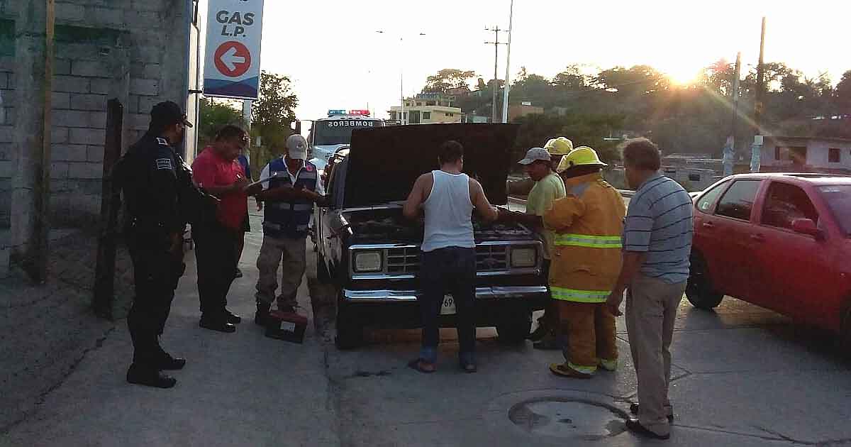 Conato de incendio de una camioneta frente a estación de gas