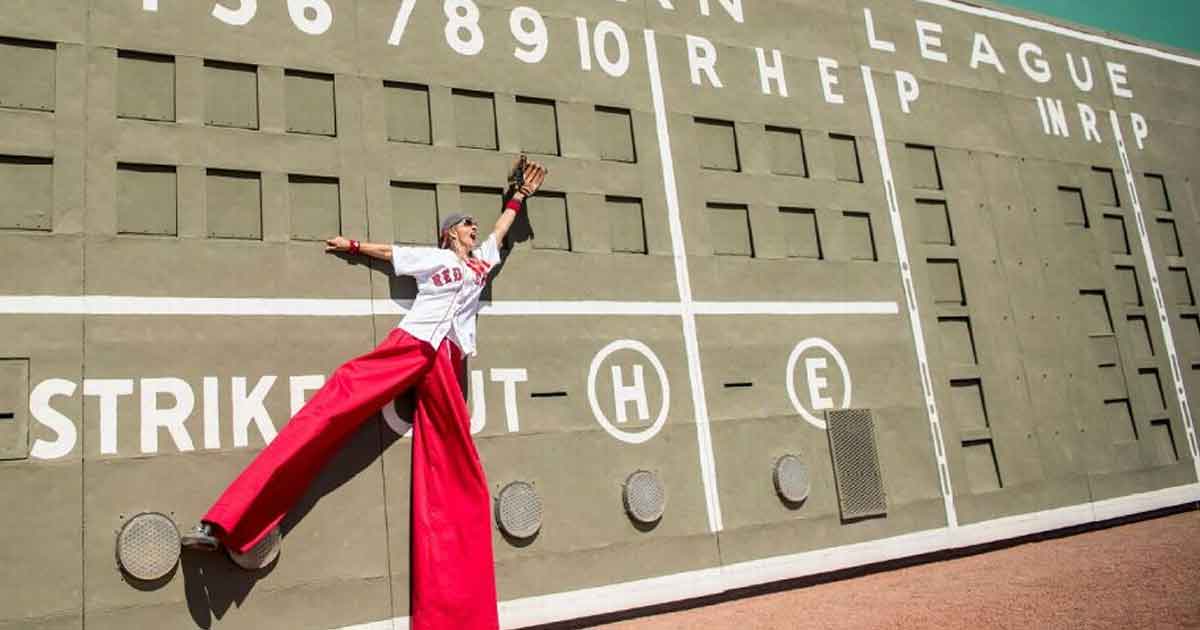 Por qué las Carreras/Hits/Errores ya no deberían definir el béisbol... pero aún lo hacen