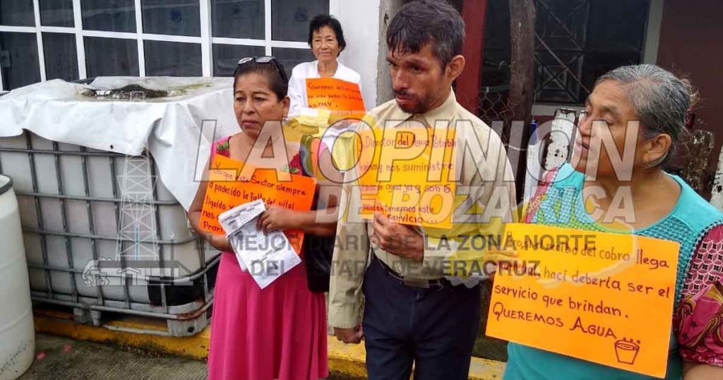 Desesperados por no contar con agua