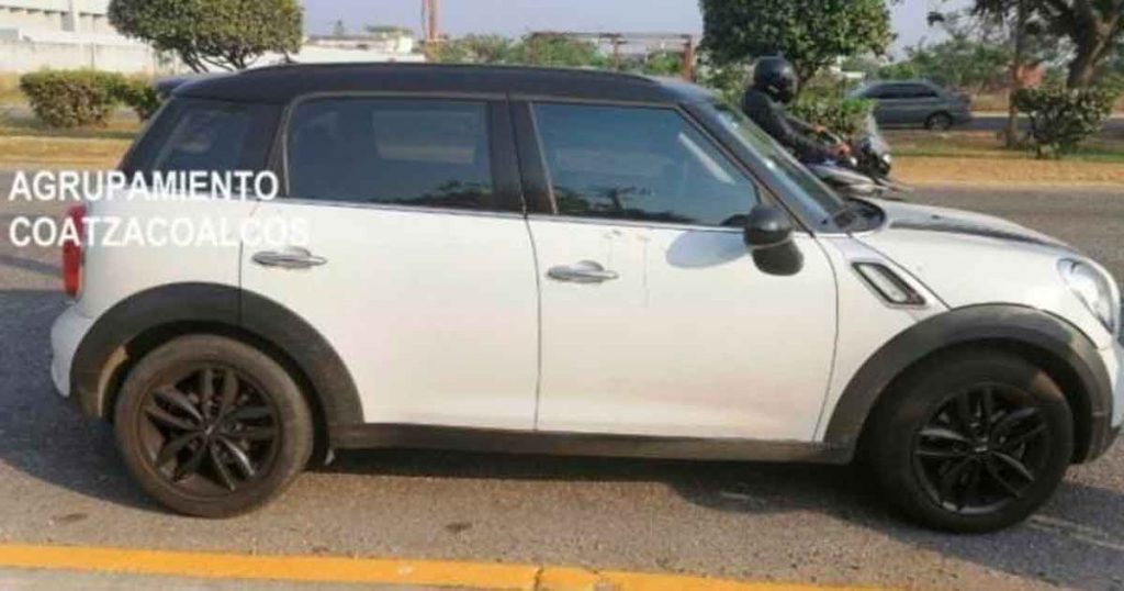 Recuperan seis vehículos y aseguran toma clandestina de hidrocarburo