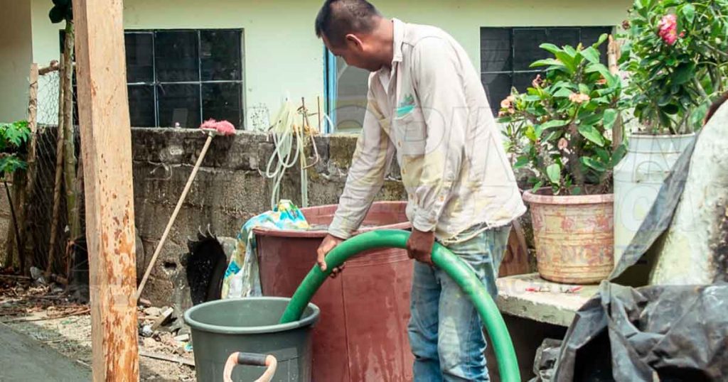 Distribuyen agua en pipa en Naranjos