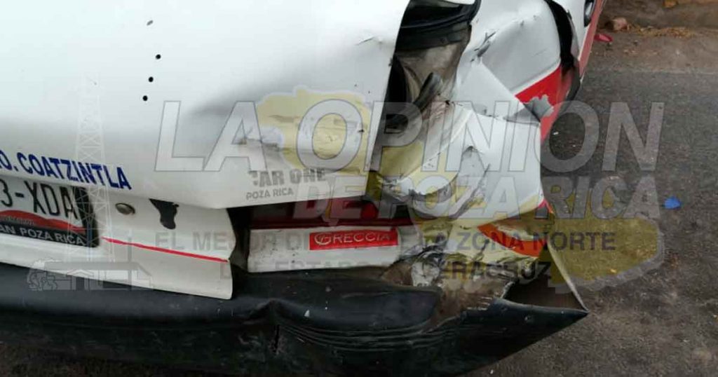 Ebrio petrolero provoca choque en la Poza Rica - Coatzintla