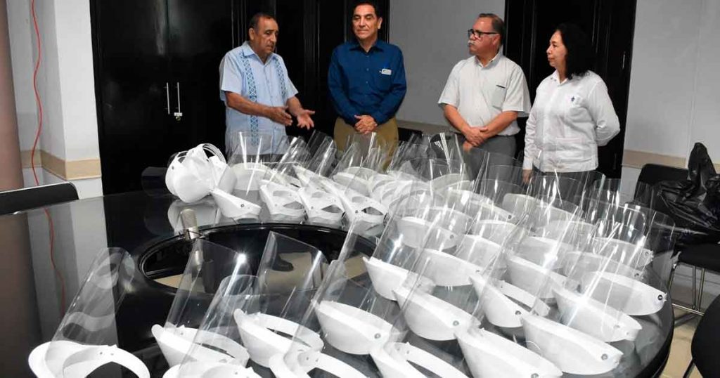 Entrega la UV caretas de protección al Ayuntamiento de Poza Rica