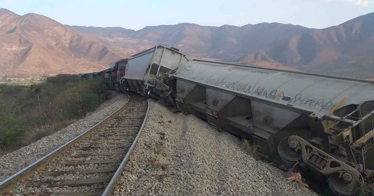 Tren se descarrila en Veracruz; al límite con Puebla; Al menos siete tolvas y tres locomotoras se vieron afectadas