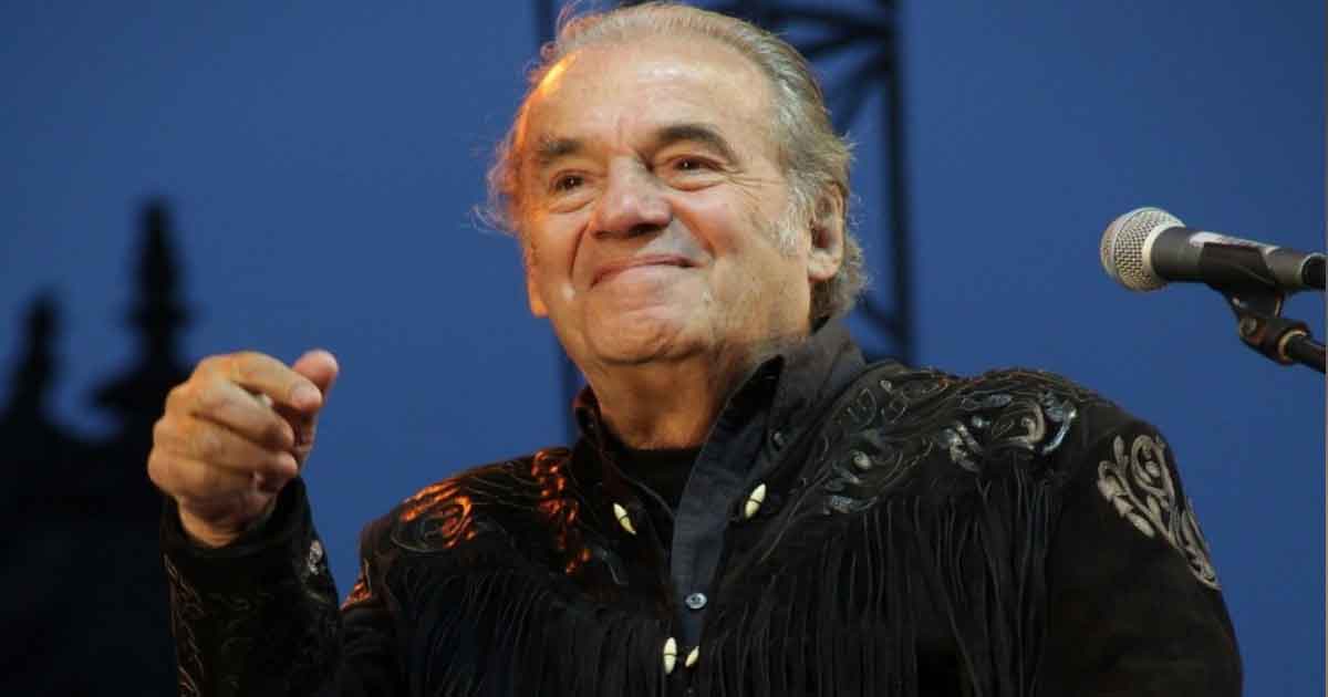 Fallece el cantautor Óscar Chávez