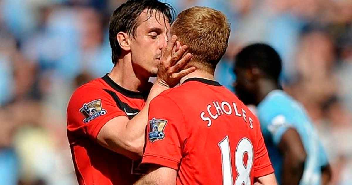 Futbolistas celebran el "Día Internacional del Beso" (FOTOS)