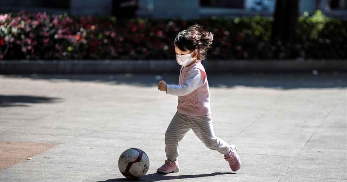 China informa de un centenar de nuevos contagios, la cifra más alta en seis semanas