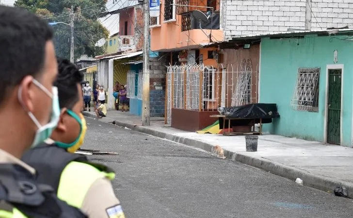Autoridades en Ecuador han recogido 150 cadáveres de las calles que murieron por Coronavirus